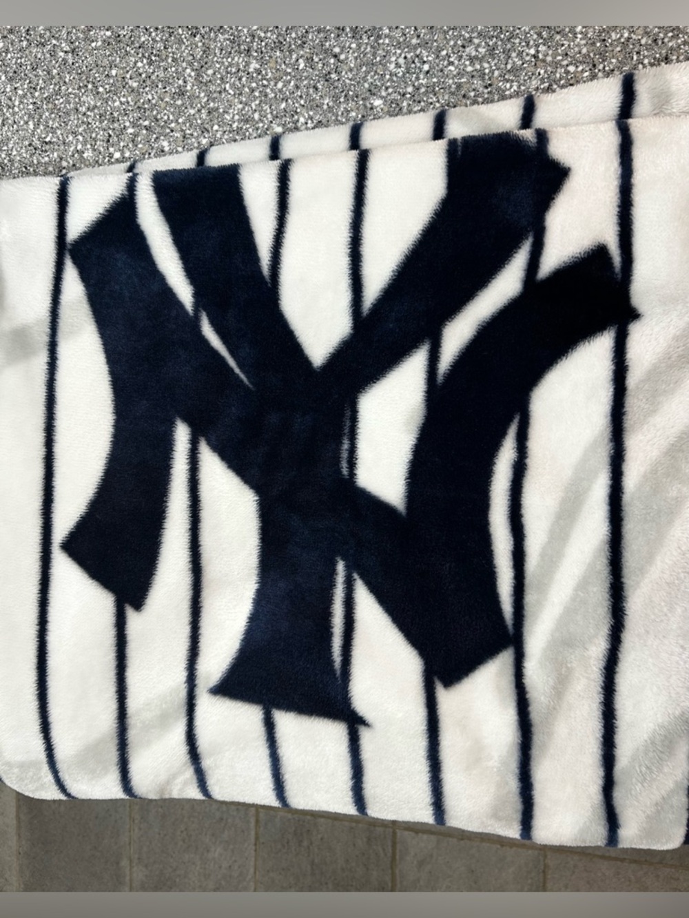 Major League Baseball New York NY Yankees plush soft throw blanket